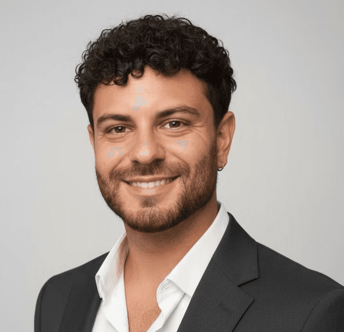 Deniz Tüzel — Geschäftsführer & Tech